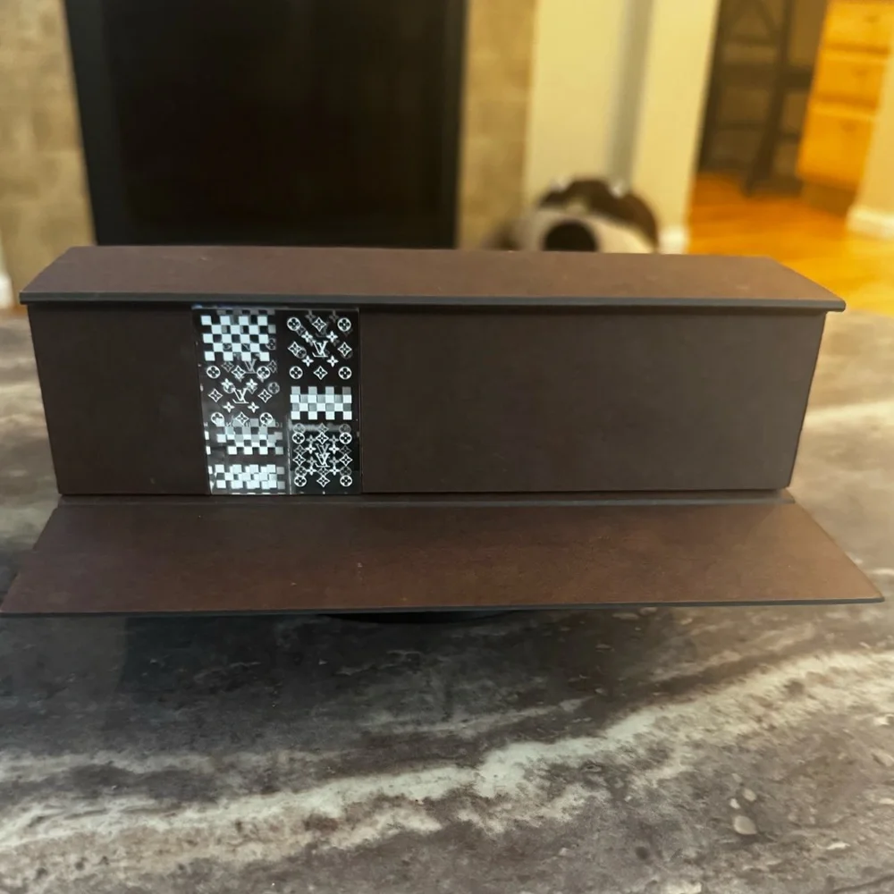 LOUIS VUITTON Damier 3D Optical Illusion Paperweight LV Box EXTREMELY RARE! - Picture 5 of 17